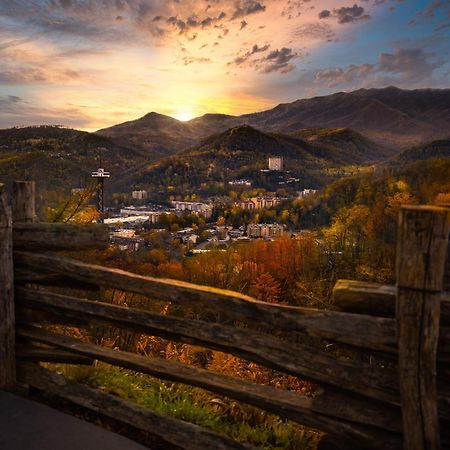Suite Sensations, Hot Tub, Pool Table, 1089 Free Tickets Each Paid Day, Dollywood And More 鸽子谷 外观 照片