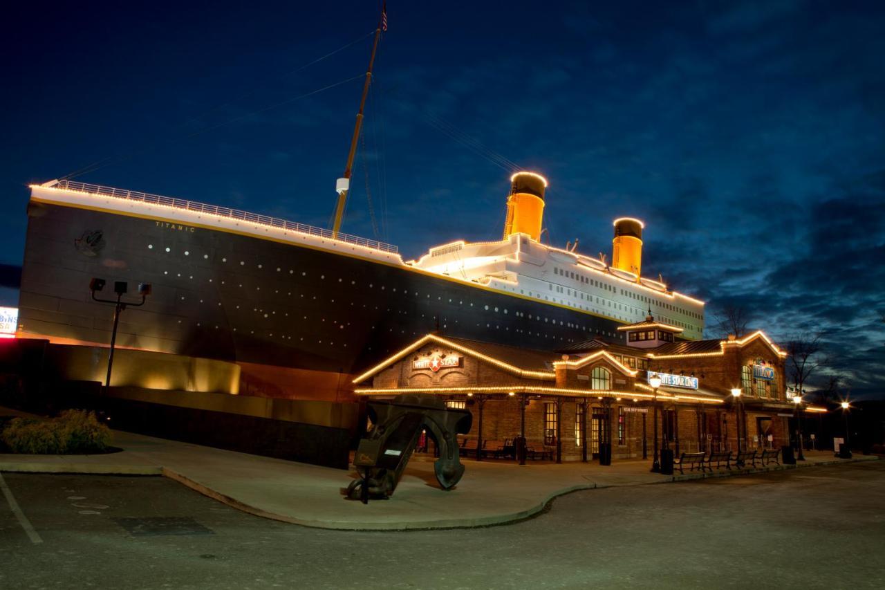 Suite Sensations, Hot Tub, Pool Table, 1089 Free Tickets Each Paid Day, Dollywood And More 鸽子谷 外观 照片
