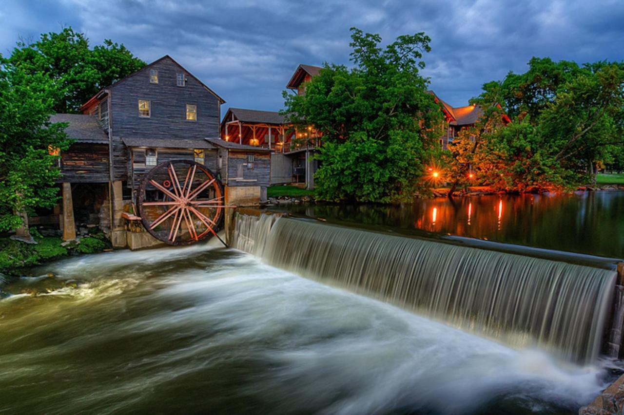 Suite Sensations, Hot Tub, Pool Table, 1089 Free Tickets Each Paid Day, Dollywood And More 鸽子谷 外观 照片