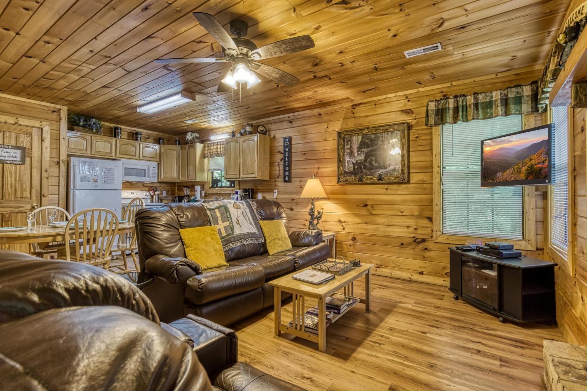 Suite Sensations, Hot Tub, Pool Table, 1089 Free Tickets Each Paid Day, Dollywood And More 鸽子谷 外观 照片